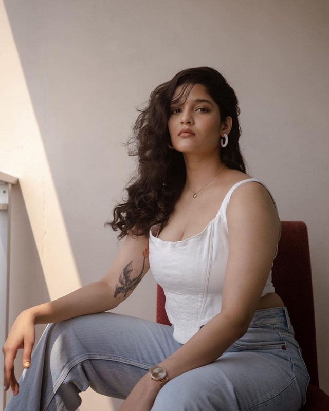 Hot beauty ritika singh looks firey hot in this pictures-Actressritika, Ritika Singh, Ritikasingh Photos,Spicy Hot Pics,Images,High Resolution WallPapers Download