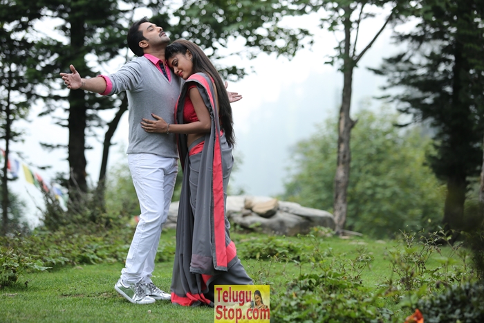 Idi naa love story movie stills- Photos,Spicy Hot Pics,Images,High Resolution WallPapers Download