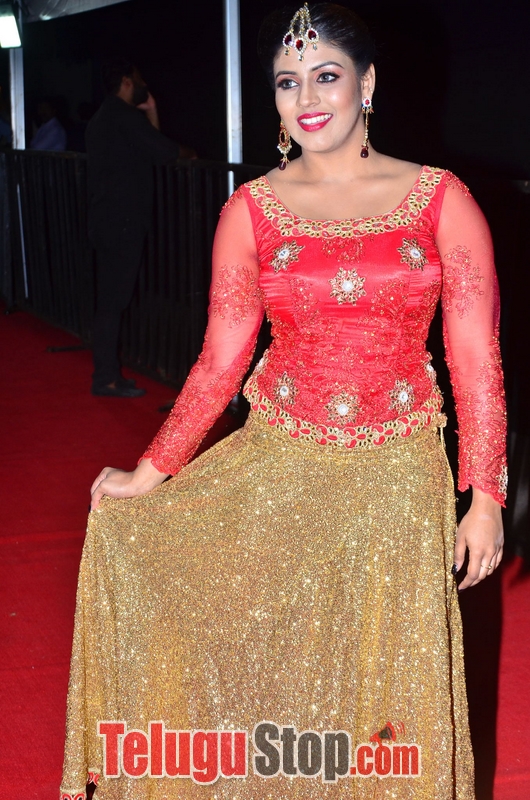 Iniya at mirchi music awards- Photos,Spicy Hot Pics,Images,High Resolution WallPapers Download