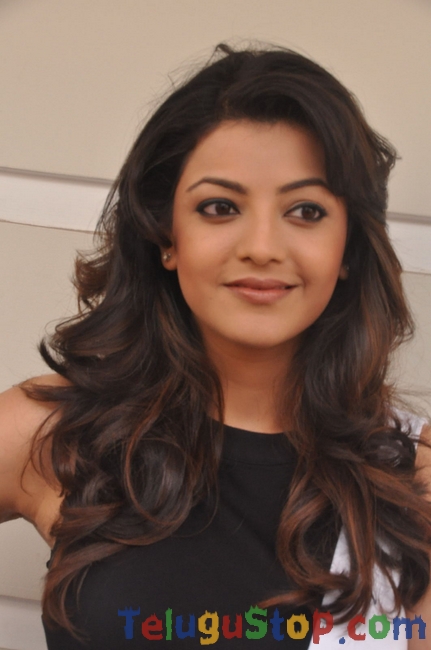 Kajal agarwal latest pics- Photos,Spicy Hot Pics,Images,High Resolution WallPapers Download
