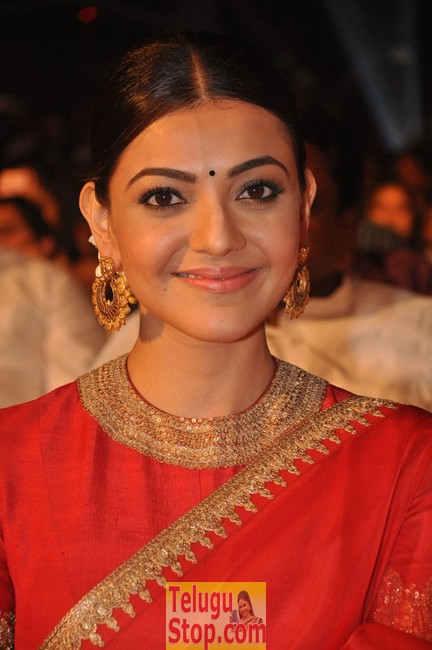 Kajal aggarwal latest stills- Photos,Spicy Hot Pics,Images,High Resolution WallPapers Download