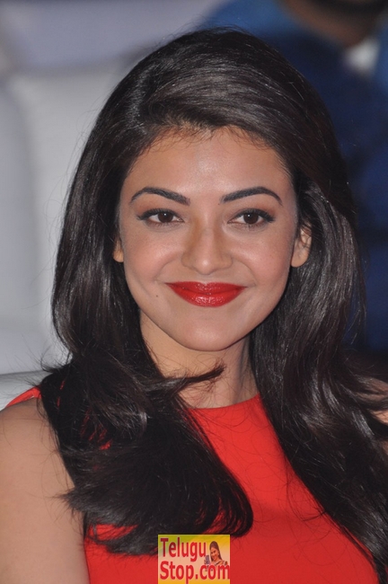 Kajal aggarwal new stills- Photos,Spicy Hot Pics,Images,High Resolution WallPapers Download