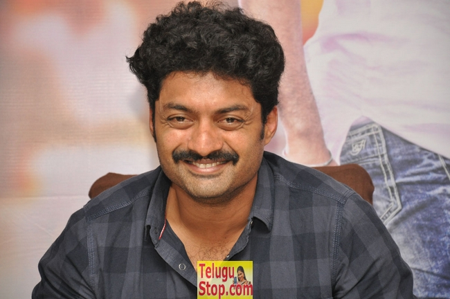 Kalyan ram stills- Photos,Spicy Hot Pics,Images,High Resolution WallPapers Download