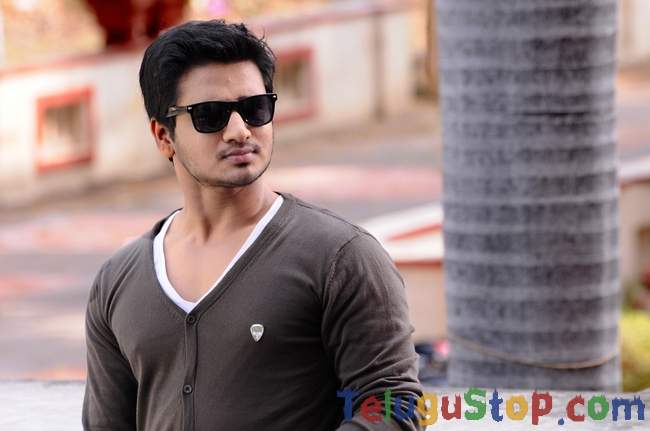 Karthikeya movie latest stills- Photos,Spicy Hot Pics,Images,High Resolution WallPapers Download