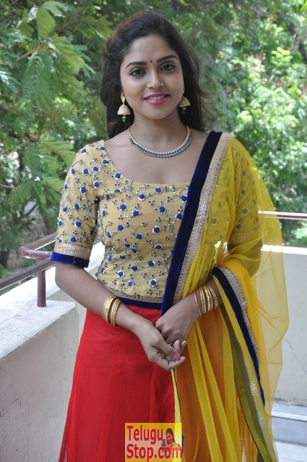 Karunya chowdary latest pics- Photos,Spicy Hot Pics,Images,High Resolution WallPapers Download