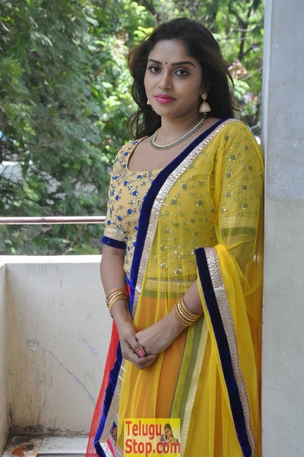 Karunya chowdary latest pics- Photos,Spicy Hot Pics,Images,High Resolution WallPapers Download
