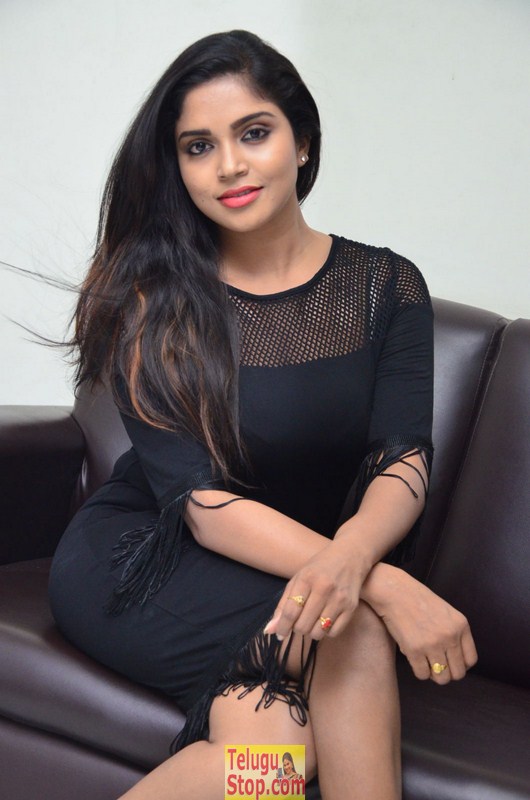 Karunya new pics- Photos,Spicy Hot Pics,Images,High Resolution WallPapers Download