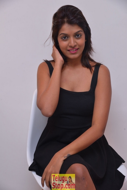 Kavya sree latest stills- Photos,Spicy Hot Pics,Images,High Resolution WallPapers Download