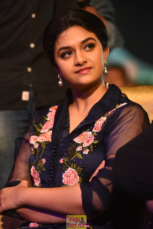 Keerthi suresh latest stills- Photos,Spicy Hot Pics,Images,High Resolution WallPapers Download