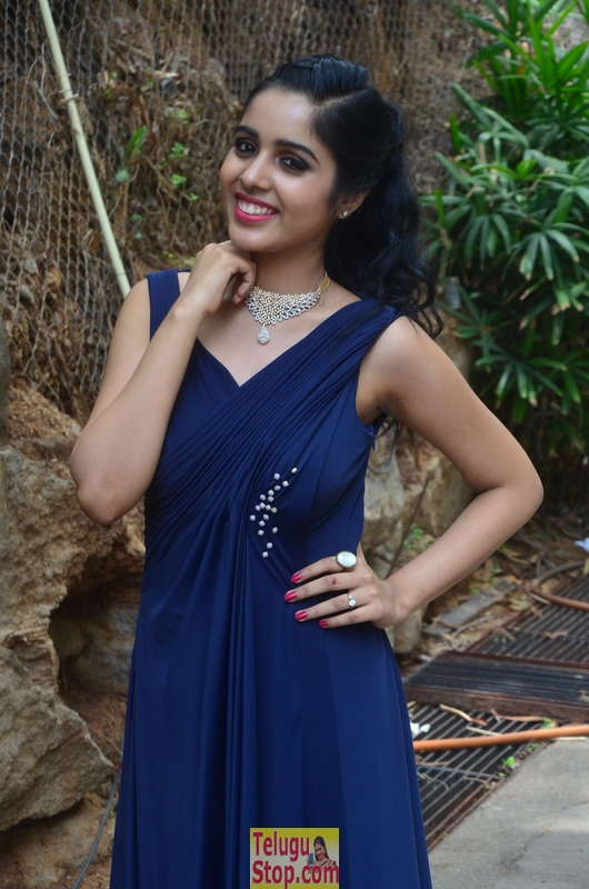 Keerthy latest stills- Photos,Spicy Hot Pics,Images,High Resolution WallPapers Download