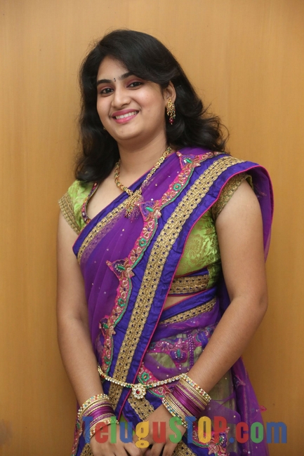 Krishnaveni stils- Photos,Spicy Hot Pics,Images,High Resolution WallPapers Download