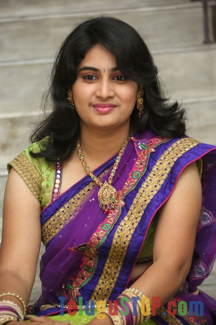 Krishnaveni stils- Photos,Spicy Hot Pics,Images,High Resolution WallPapers Download