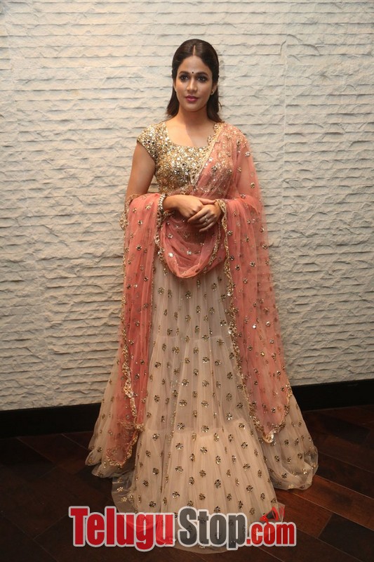 Lavanya tripathi latest stills 4- Photos,Spicy Hot Pics,Images,High Resolution WallPapers Download