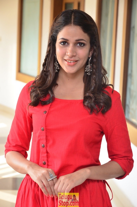 Lavanya tripathi new stills 11- Photos,Spicy Hot Pics,Images,High Resolution WallPapers Download