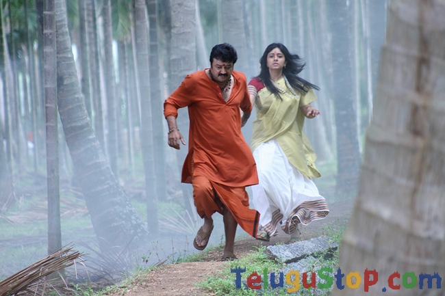 Maantrikan movie stills- Photos,Spicy Hot Pics,Images,High Resolution WallPapers Download