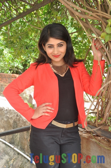 Madhulagna das new pics- Photos,Spicy Hot Pics,Images,High Resolution WallPapers Download