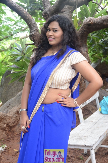 Maggi meghana stills- Photos,Spicy Hot Pics,Images,High Resolution WallPapers Download