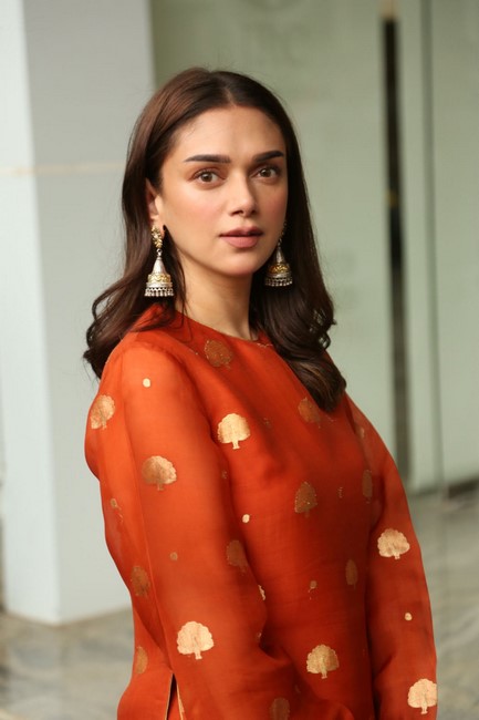 Maha samudram movie heroine aditi rao hydari latest stills-@aditiraohydari, Mahasamudram, Actressaditi, Maha Samudram Photos,Spicy Hot Pics,Images,High Resolution WallPapers Download