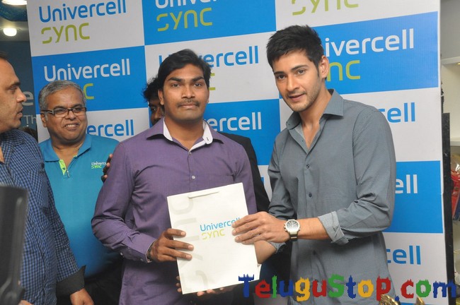 Mahesh launches univercell sync mobile store- Photos,Spicy Hot Pics,Images,High Resolution WallPapers Download