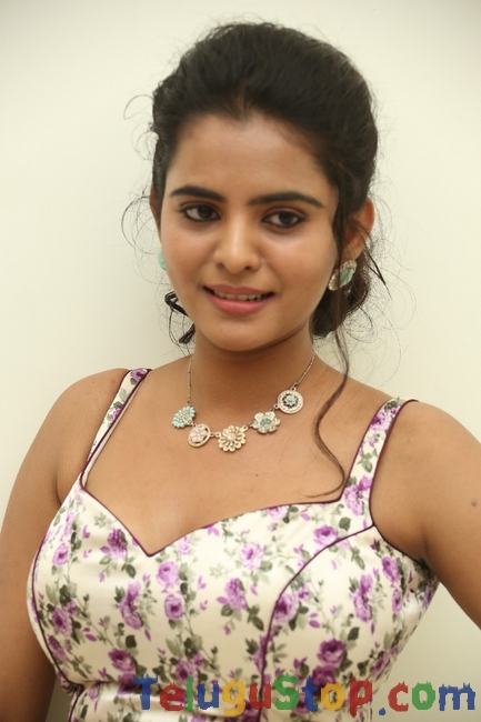 Manasa new pics- Photos,Spicy Hot Pics,Images,High Resolution WallPapers Download