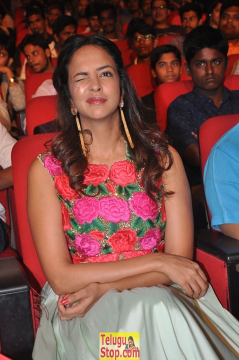 Manchu lakshmi stills 2- Photos,Spicy Hot Pics,Images,High Resolution WallPapers Download