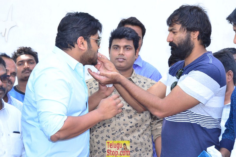 Manchu manoj birthday celebrations- Photos,Spicy Hot Pics,Images,High Resolution WallPapers Download