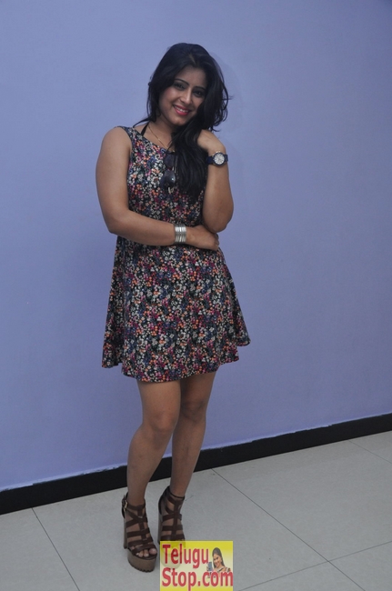 Manisha thakur latest stills- Photos,Spicy Hot Pics,Images,High Resolution WallPapers Download