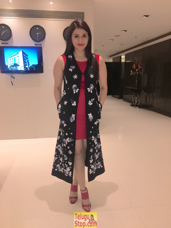 Mannara chopra launches oppo mobile- Photos,Spicy Hot Pics,Images,High Resolution WallPapers Download