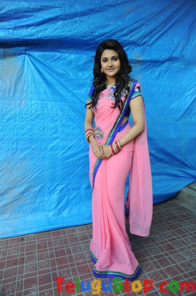 Mano chitra latest stills- Photos,Spicy Hot Pics,Images,High Resolution WallPapers Download