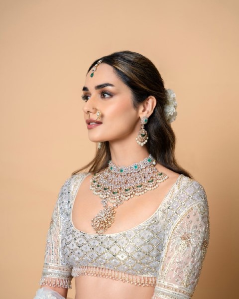 Manushi chhillar is sizzling with a cute half sari look-Actressmanushi, Manushichhillar, Manushi Chillar Photos,Spicy Hot Pics,Images,High Resolution WallPapers Download