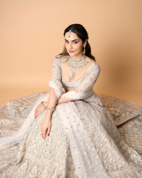 Manushi chhillar is sizzling with a cute half sari look-Actressmanushi, Manushichhillar, Manushi Chillar Photos,Spicy Hot Pics,Images,High Resolution WallPapers Download