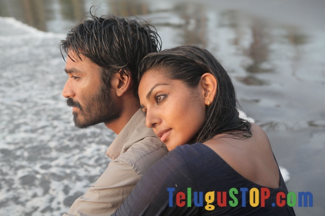 Mariyaan movie stills- Photos,Spicy Hot Pics,Images,High Resolution WallPapers Download