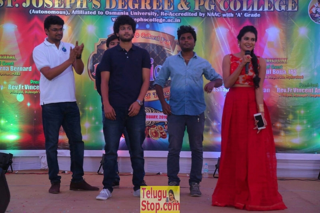 Meeku meere maaku meme team at st joseph college- Photos,Spicy Hot Pics,Images,High Resolution WallPapers Download