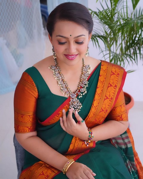 Mind blowing images of ester valerie noronha in amazing sari looks-Actressester, Ester Noronha, Esternoronha, Estervalerie, Ester Noronhas Photos,Spicy Hot Pics,Images,High Resolution WallPapers Download