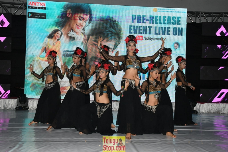 Mister pre release function 1- Photos,Spicy Hot Pics,Images,High Resolution WallPapers Download