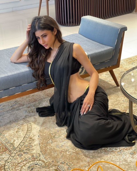 Mouni roy slim and spicy waist beauty pictures-Hot Mouni Roy, Mauni Roy, Mouni, Mouni Roy, Mouniroy, Mouni Roy Dance, Mouni Roy Hot, Mouni Roy Kgf, Mouni Roy Sexy, Naginactress Photos,Spicy Hot Pics,Images,High Resolution WallPapers Download