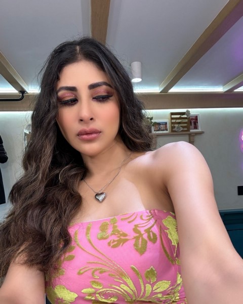 Mouni roy slim and spicy waist beauty pictures-Hot Mouni Roy, Mauni Roy, Mouni, Mouni Roy, Mouniroy, Mouni Roy Dance, Mouni Roy Hot, Mouni Roy Kgf, Mouni Roy Sexy, Naginactress Photos,Spicy Hot Pics,Images,High Resolution WallPapers Download