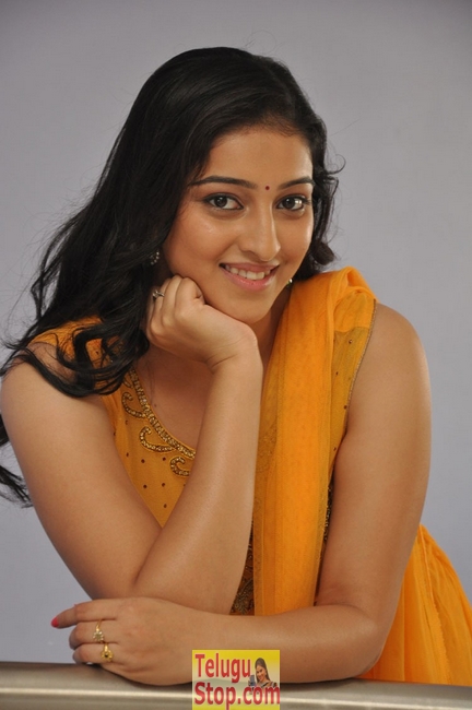 Mouryani new stills- Photos,Spicy Hot Pics,Images,High Resolution WallPapers Download