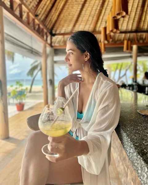 Mukti mohan with graceful beauty-Actressmukti, Kunalthakur, Mukti Mohan, Muktimohan, Mukti Mohan Hot, Neeti Mohan, Shakti Mohan Photos,Spicy Hot Pics,Images,High Resolution WallPapers Download