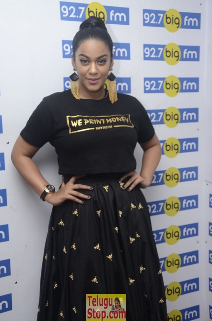 Mumaith khan birthday interview- Photos,Spicy Hot Pics,Images,High Resolution WallPapers Download