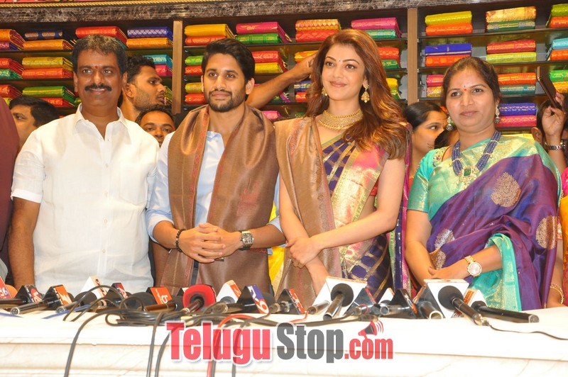 Naga chaitanya and kajal launches the chennai shopping mall- Photos,Spicy Hot Pics,Images,High Resolution WallPapers Download