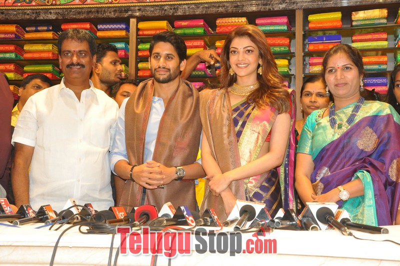 Naga chaitanya and kajal launches the chennai shopping mall- Photos,Spicy Hot Pics,Images,High Resolution WallPapers Download