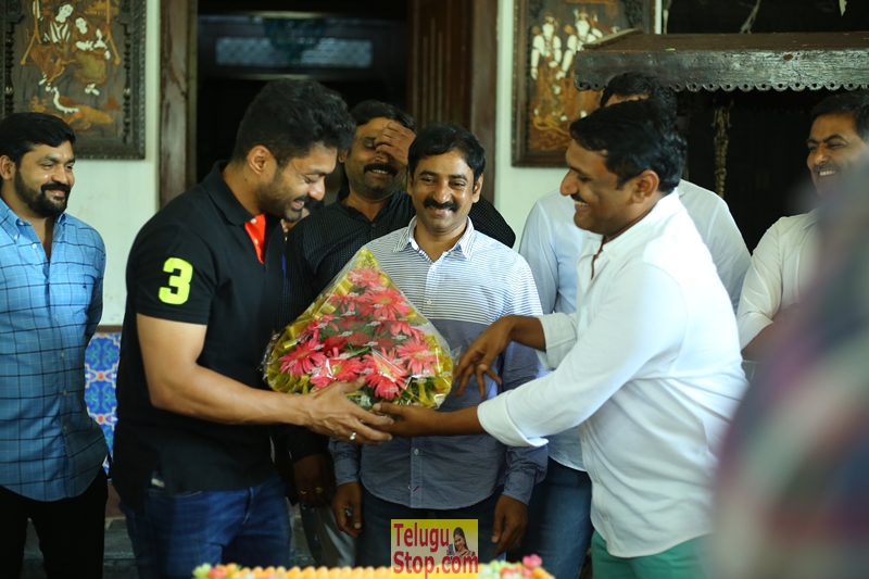 Nandamuri kalyanram birthday celebrations- Photos,Spicy Hot Pics,Images,High Resolution WallPapers Download