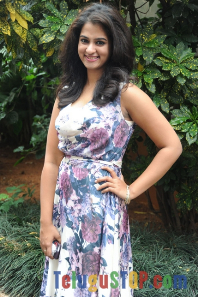 Nanditha new pics 2- Photos,Spicy Hot Pics,Images,High Resolution WallPapers Download