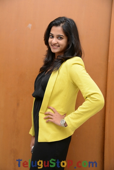 Nanditha new stills 3- Photos,Spicy Hot Pics,Images,High Resolution WallPapers Download