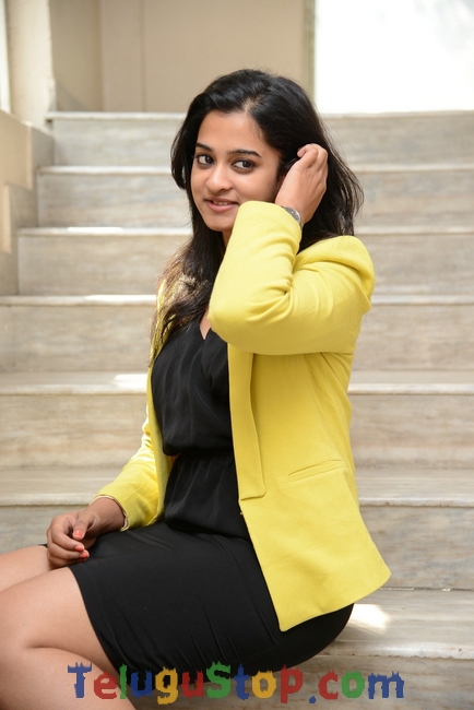 Nanditha new stills 3- Photos,Spicy Hot Pics,Images,High Resolution WallPapers Download