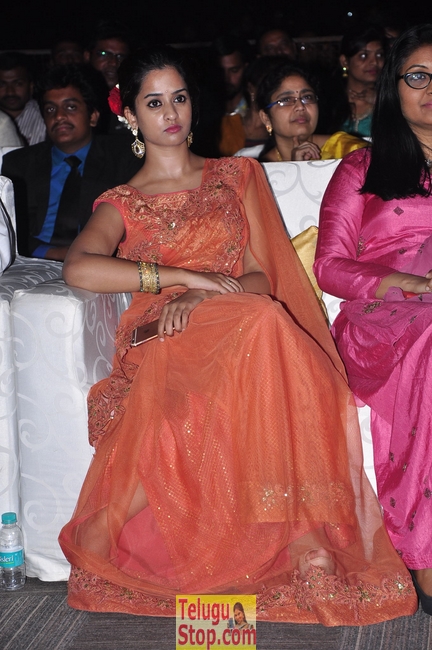 Nanditha raj new gallery- Photos,Spicy Hot Pics,Images,High Resolution WallPapers Download