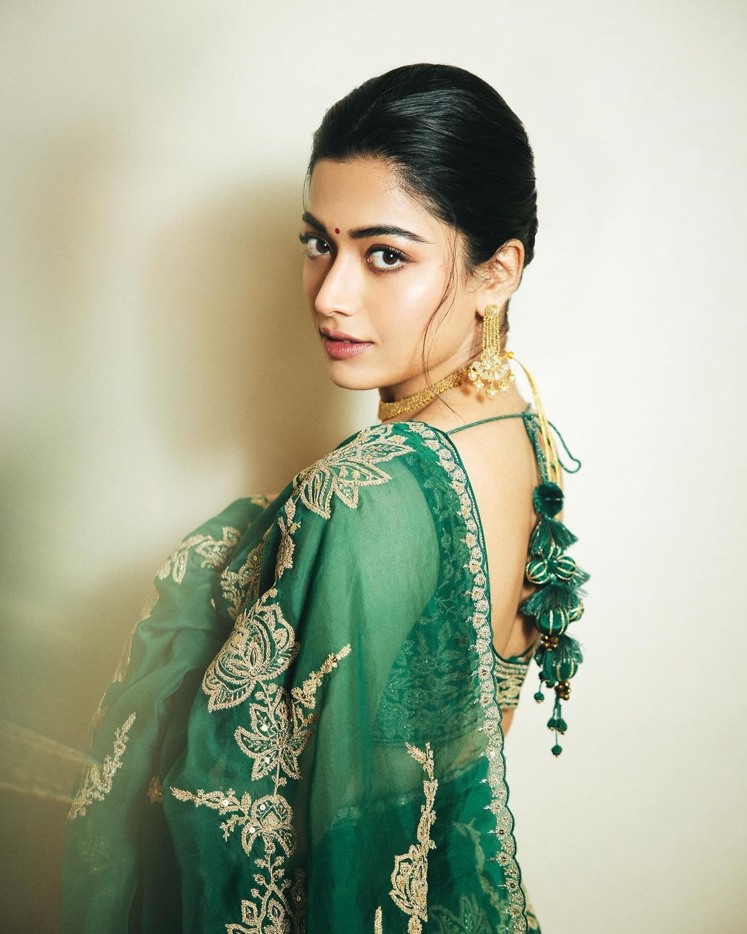 National crush rashmika mandanna latest images-Rashmika Photos,Spicy Hot Pics,Images,High Resolution WallPapers Download