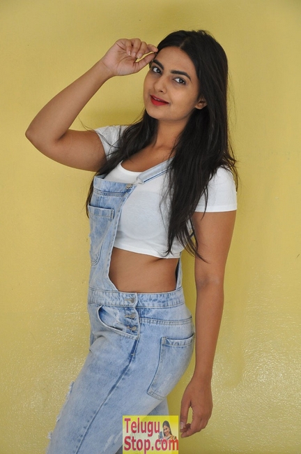 Neha deshpande new pics 3- Photos,Spicy Hot Pics,Images,High Resolution WallPapers Download