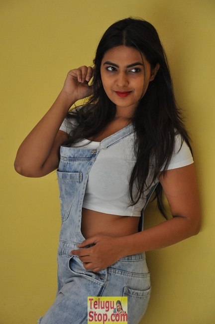 Neha deshpande new pics 3- Photos,Spicy Hot Pics,Images,High Resolution WallPapers Download